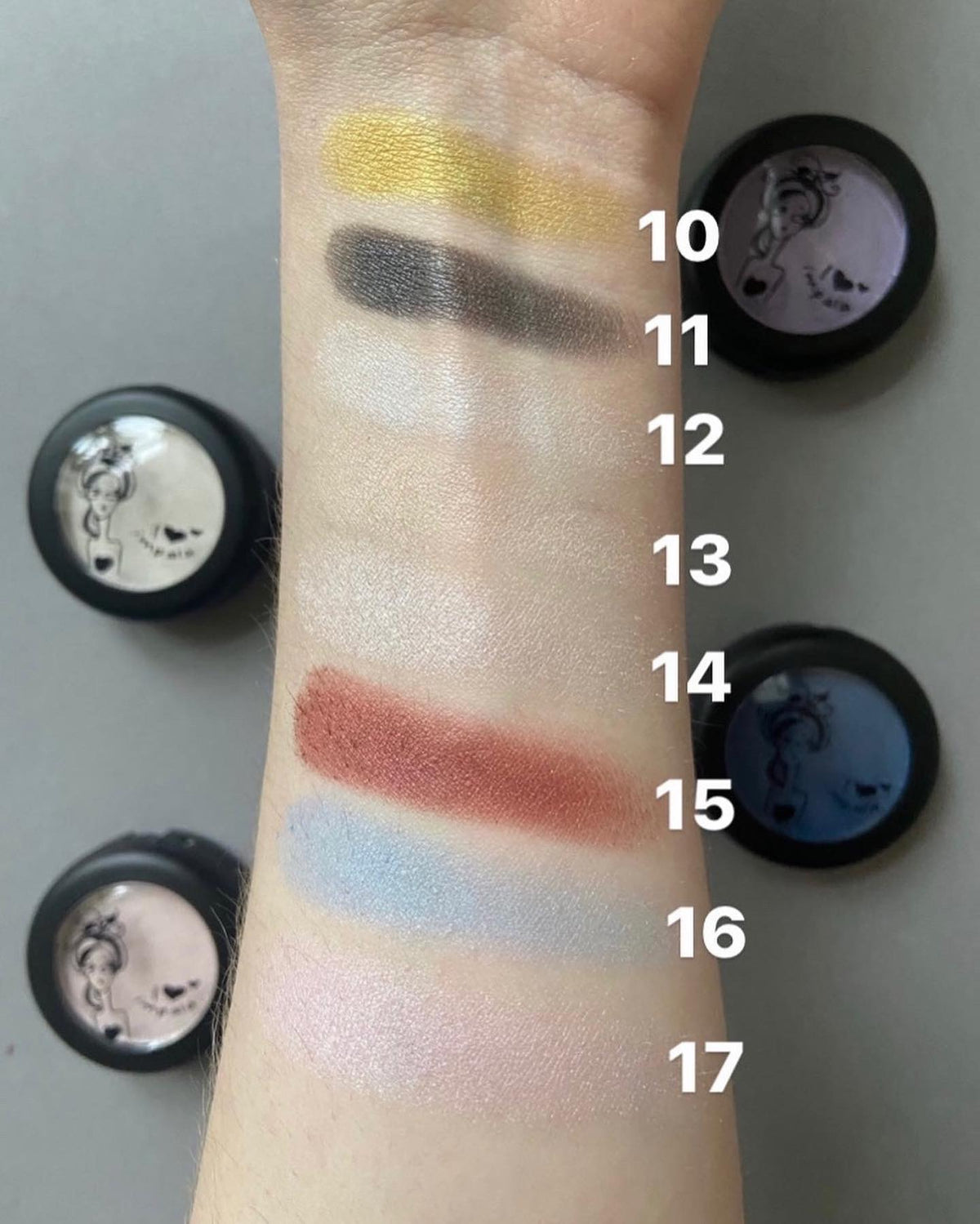 CREAM TO POWDER EYESHADOW